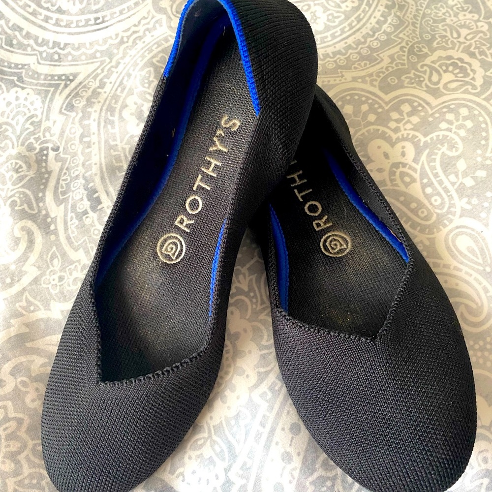 Ordered on sale. Worn only a few times in office.